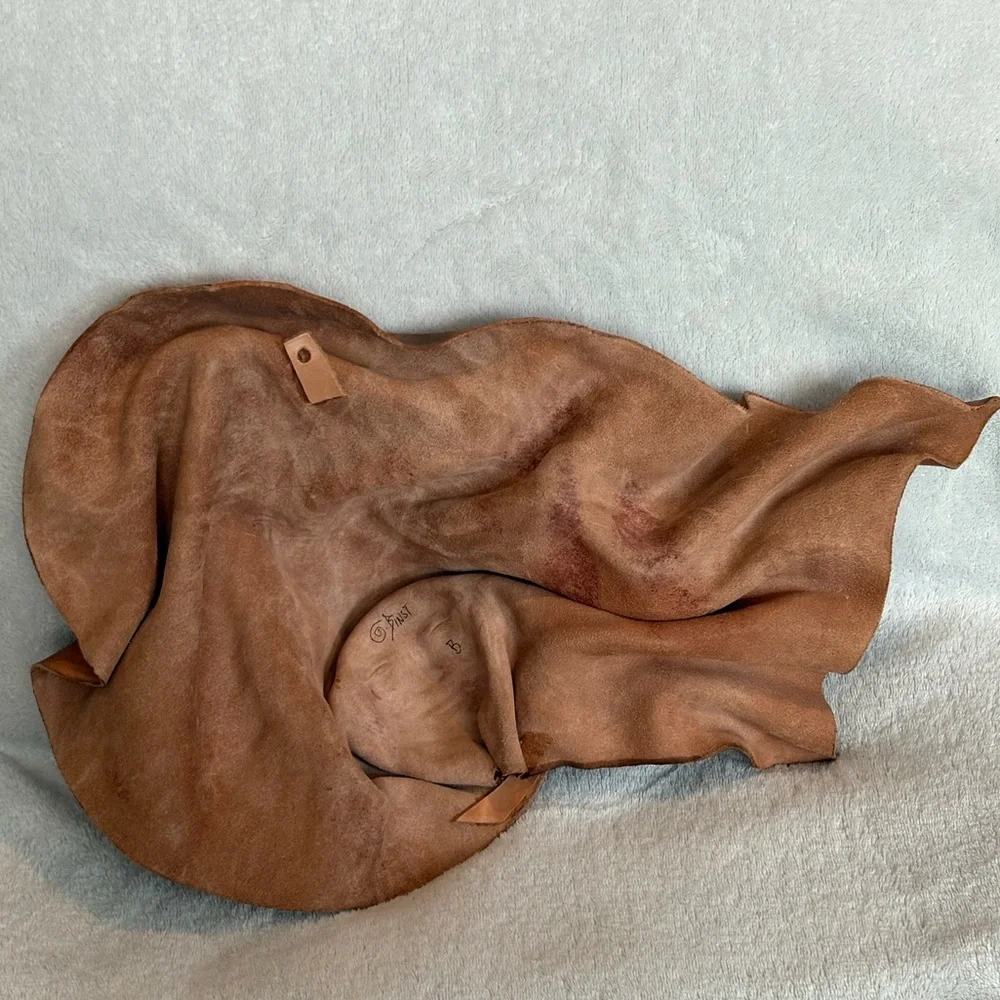 VTG Sculpted Leather Wall Art Hooded Woman Face Sculpture Signed G. Binst 14”X9” - Picture 8 of 16